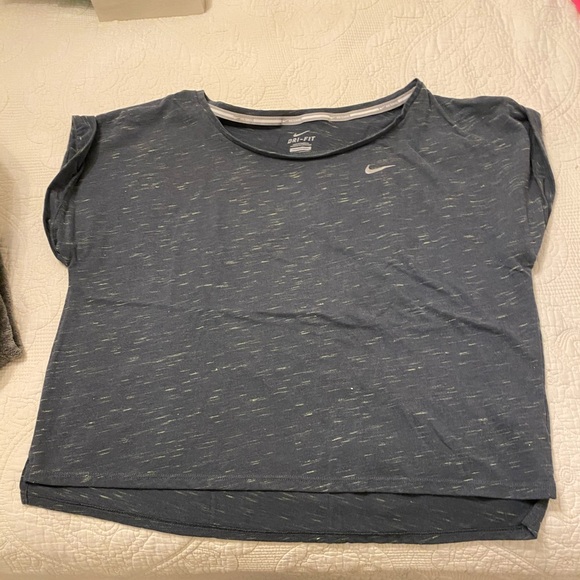 Nike Tops - Nike gym shirt